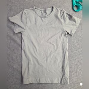 Skims Fits Everybody Fitted Tshirt, Size small